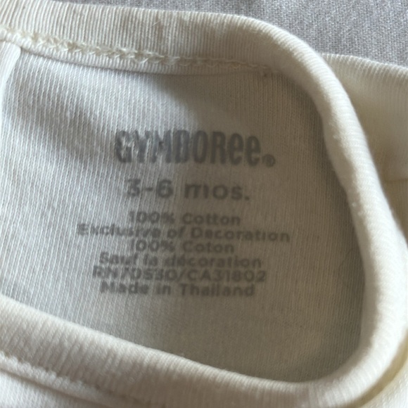 Gymboree - Cute Baby Long sleeve Onesie with Pink Sleeves - Picture 3 of 3